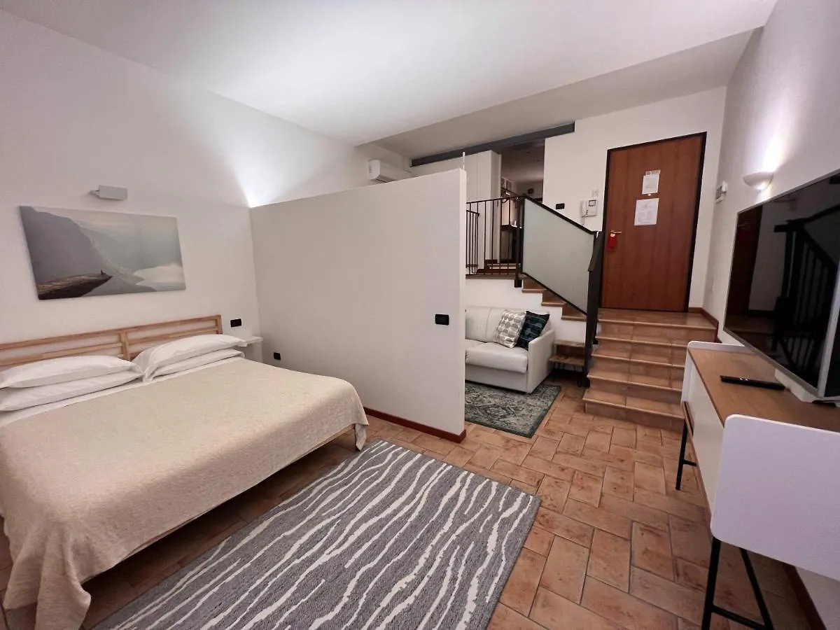 Palazzo Brando - Living Apartments Тревизо