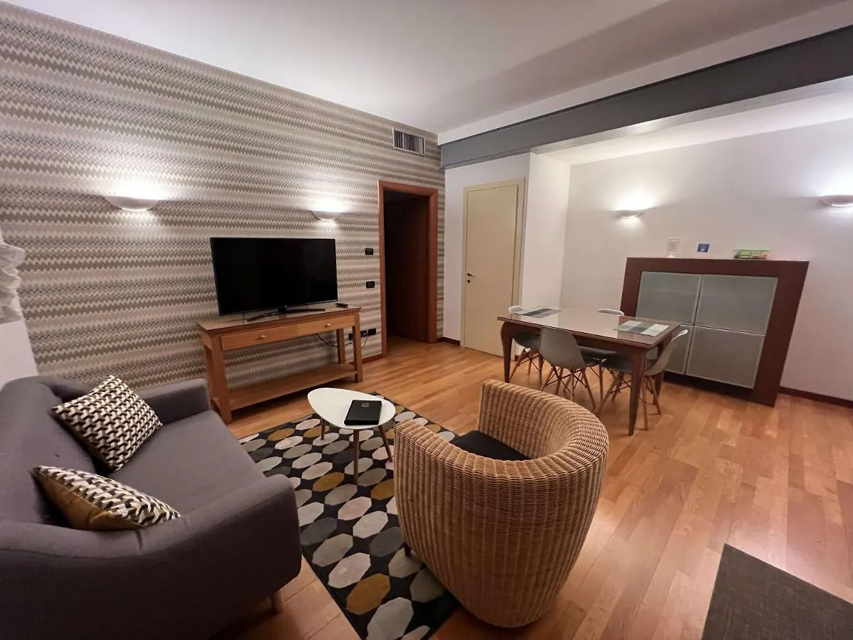 Palazzo Brando - Living Apartments Тревизо Италия