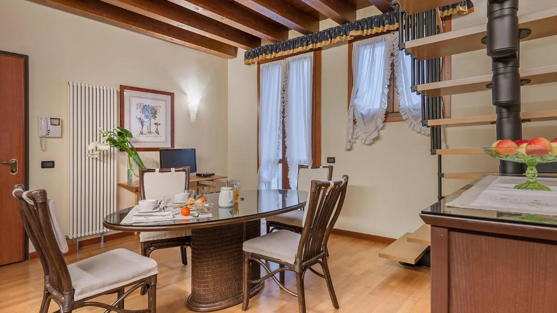 Palazzo Brando - Living Apartments Тревизо
