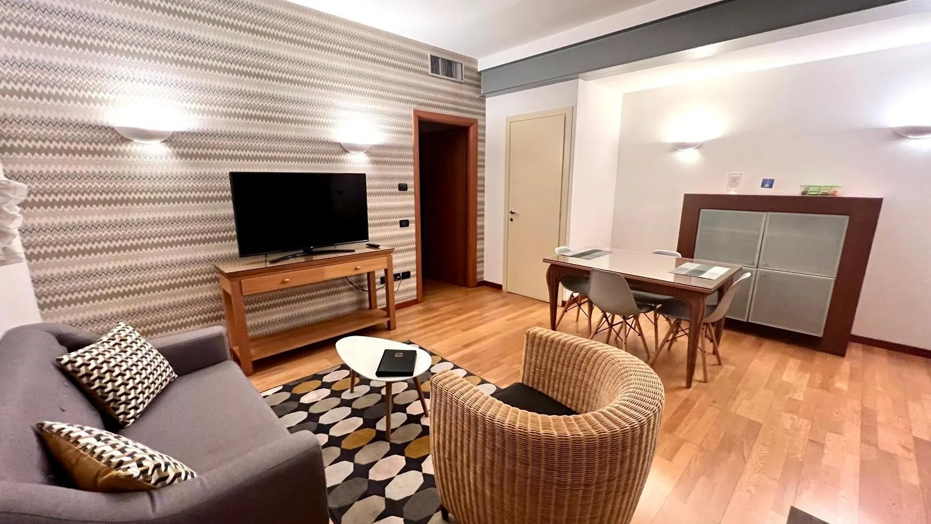 Palazzo Brando - Living Apartments Тревизо