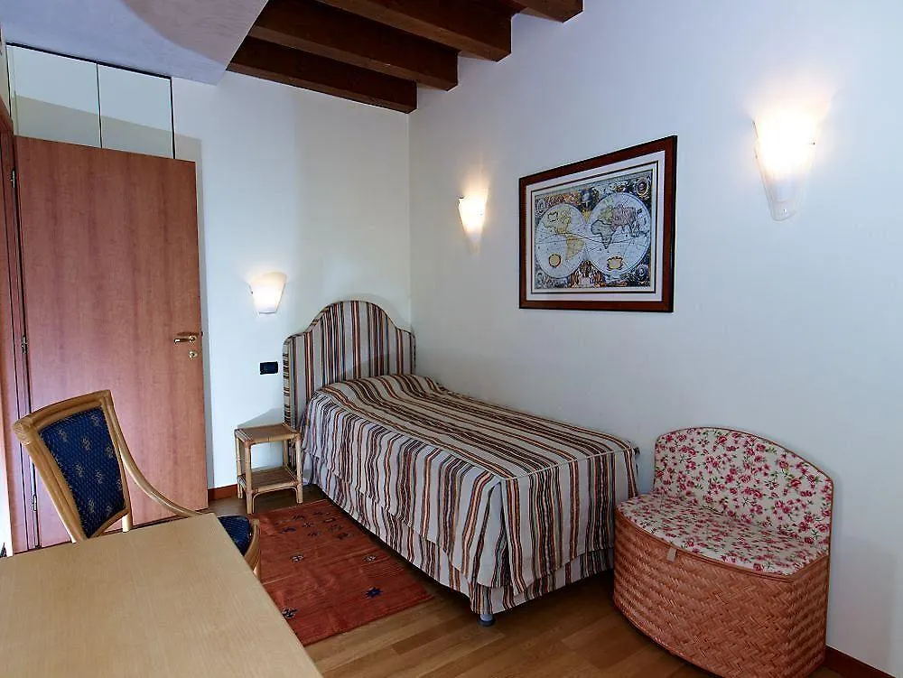 Palazzo Brando - Living Apartments Тревизо Италия