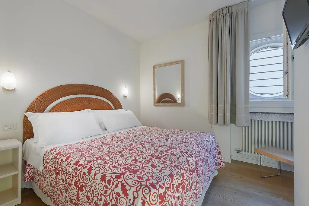 Palazzo Brando - Living Apartments Тревизо