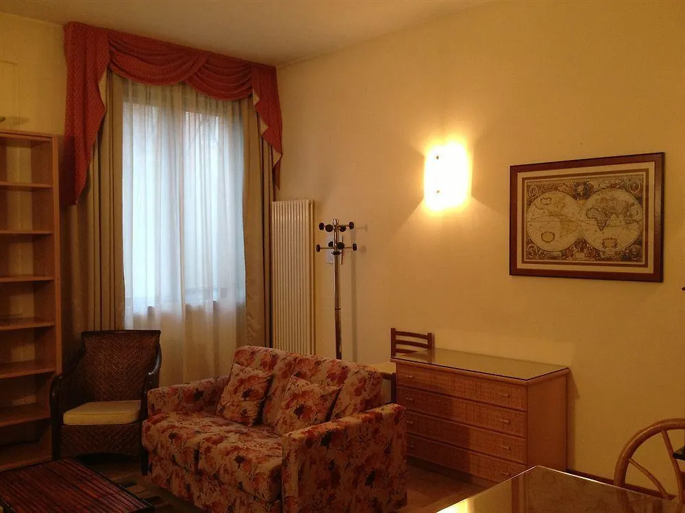 Palazzo Brando - Living Apartments Тревизо