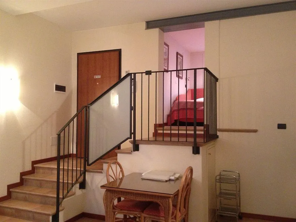 Palazzo Brando - Living Apartments Тревизо