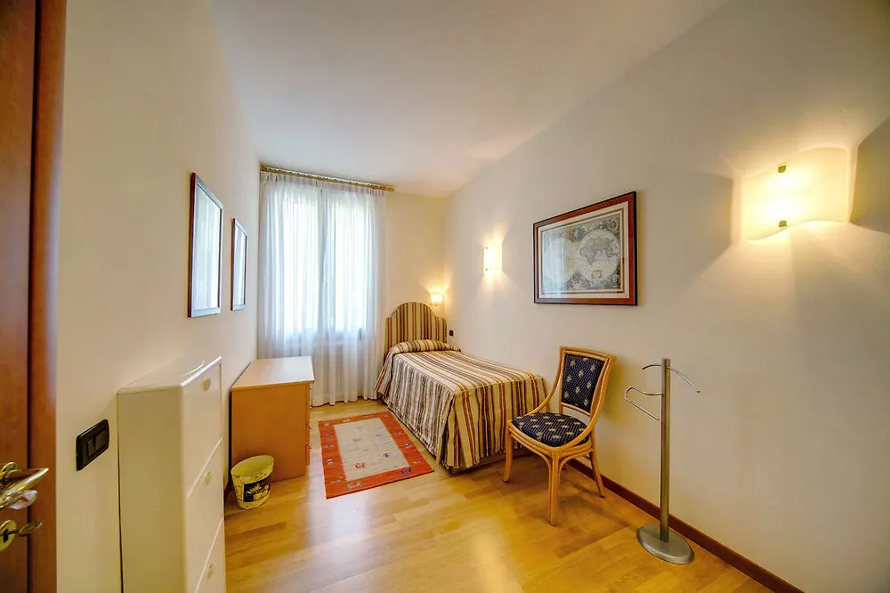 Palazzo Brando - Living Apartments Тревизо