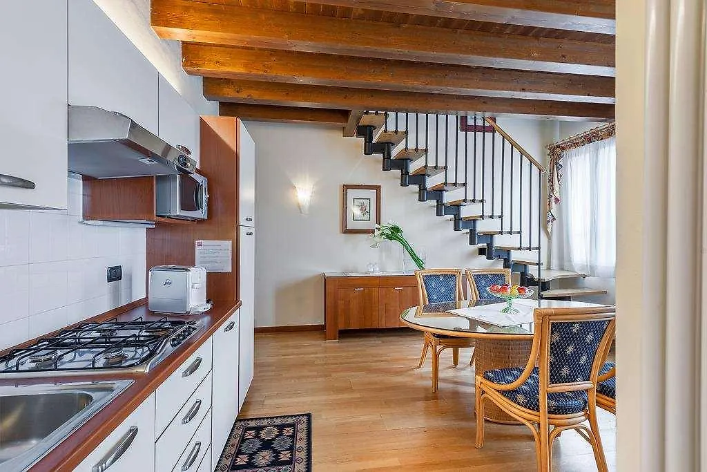 Palazzo Brando - Living Apartments Тревизо Италия