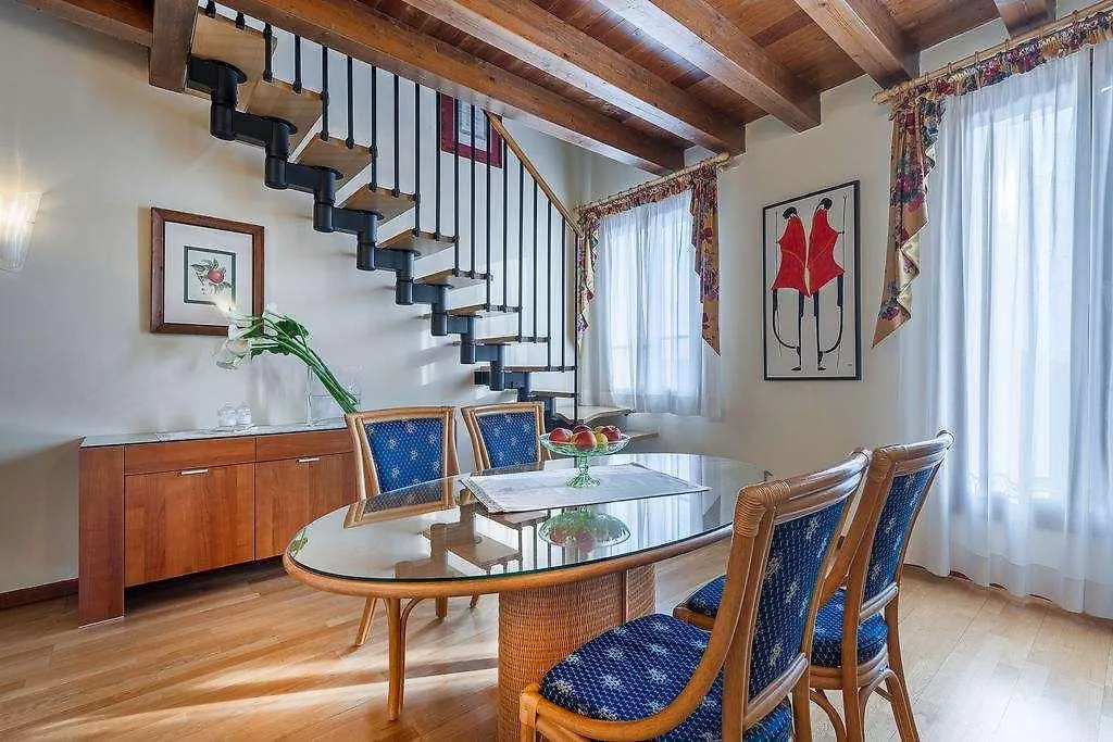 Palazzo Brando - Living Apartments Тревизо 0*,  Италия